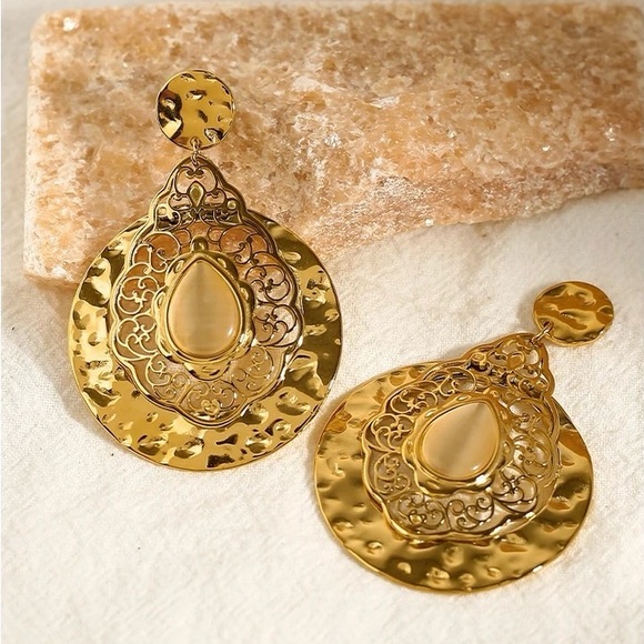 ◾️18K Gold Plated Opal Drop earrings - Picture 3 of 6